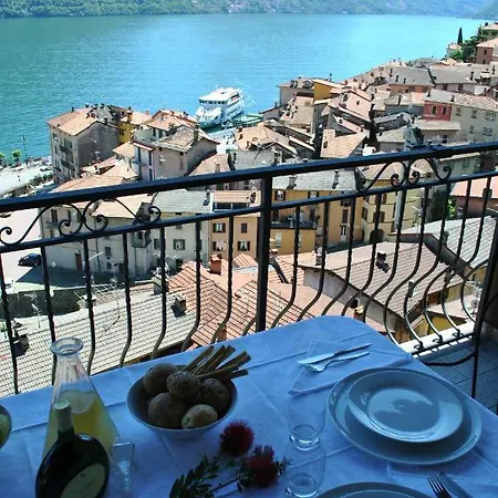 Villa Pierina - *